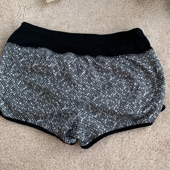 Nike shorts - Picture 2 of 4